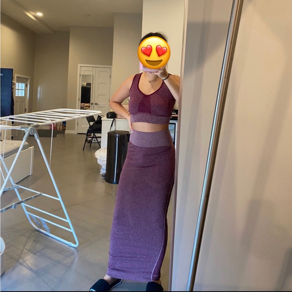 Cute 2 piece athletic set (skirt and crop tank top)